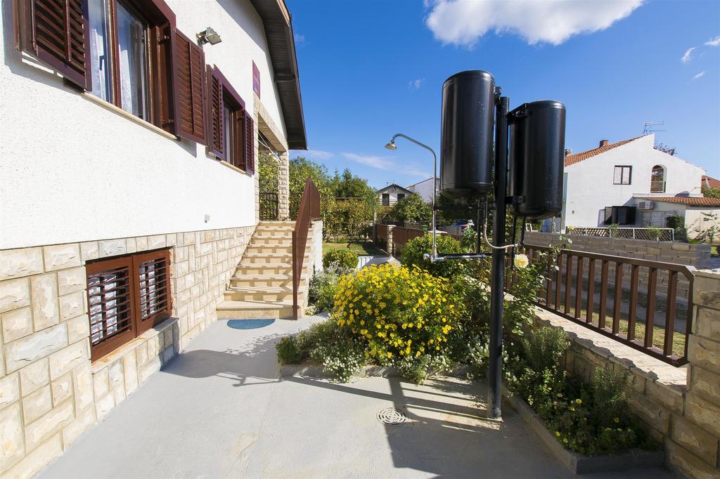 Apartment Danica Nin Exterior photo